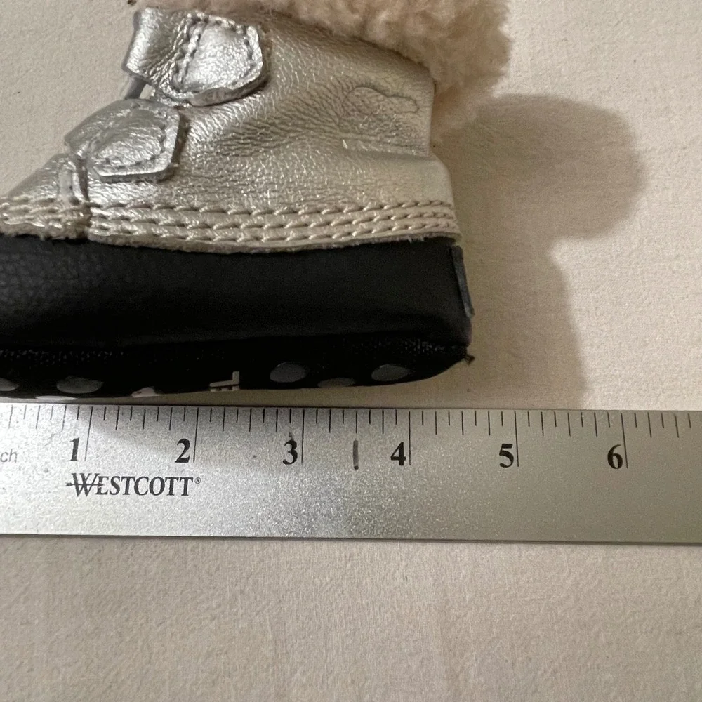 Sorel‎ Baby Size 3 Winter Boots Snow Caribou Silver Fur Lined Infant